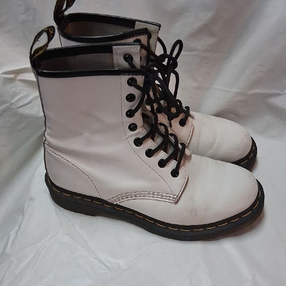 Dr. Martens White Lace-Up Combat Boots for Women - Classic Style Sz 7